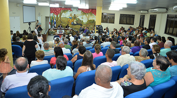 Câmara e Femac homenageiam líderes comunitários e mulheres cidadãs