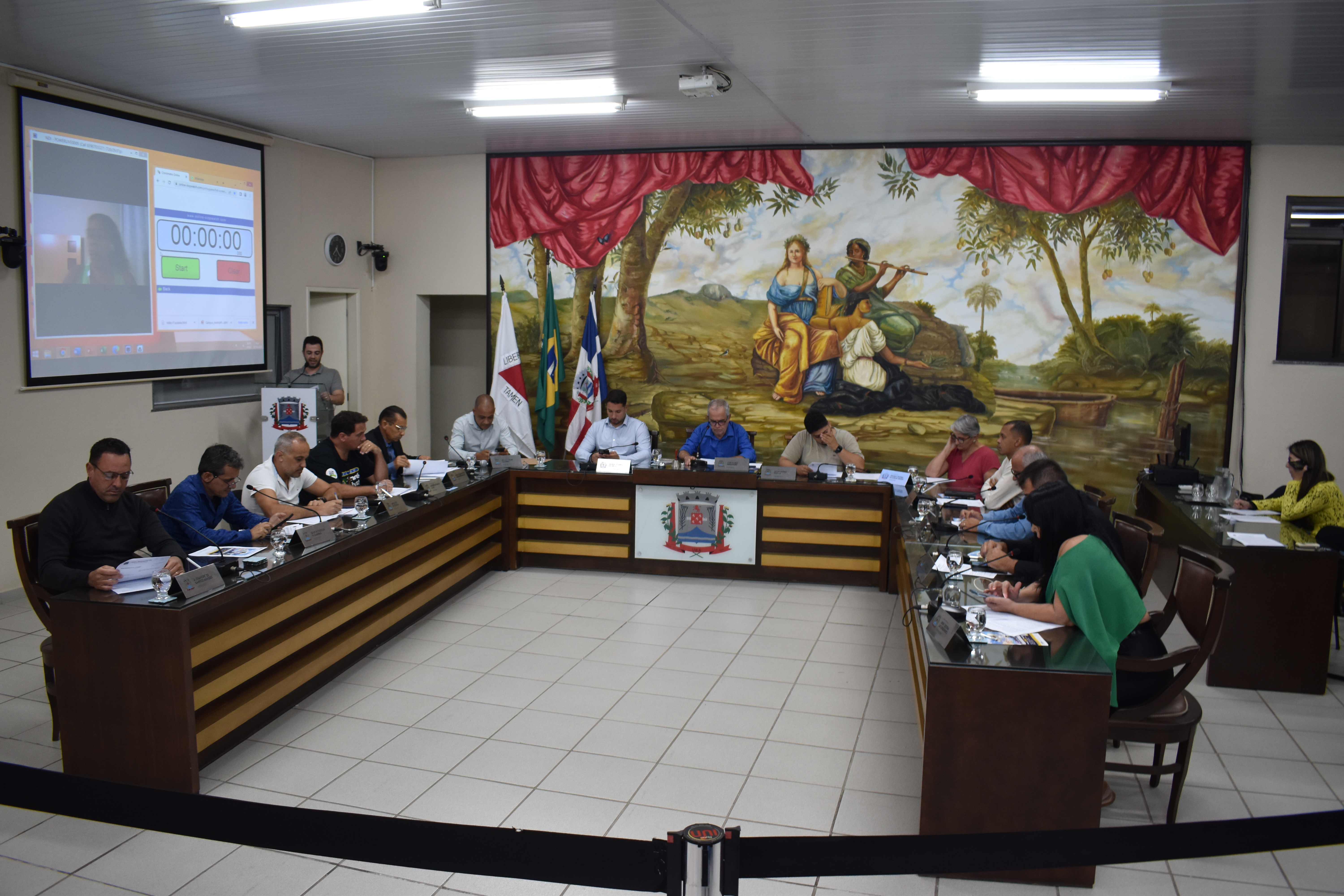 Câmara Municipal de Ubá aprova projetos sobre acessibilidade no transporte e transparência pública