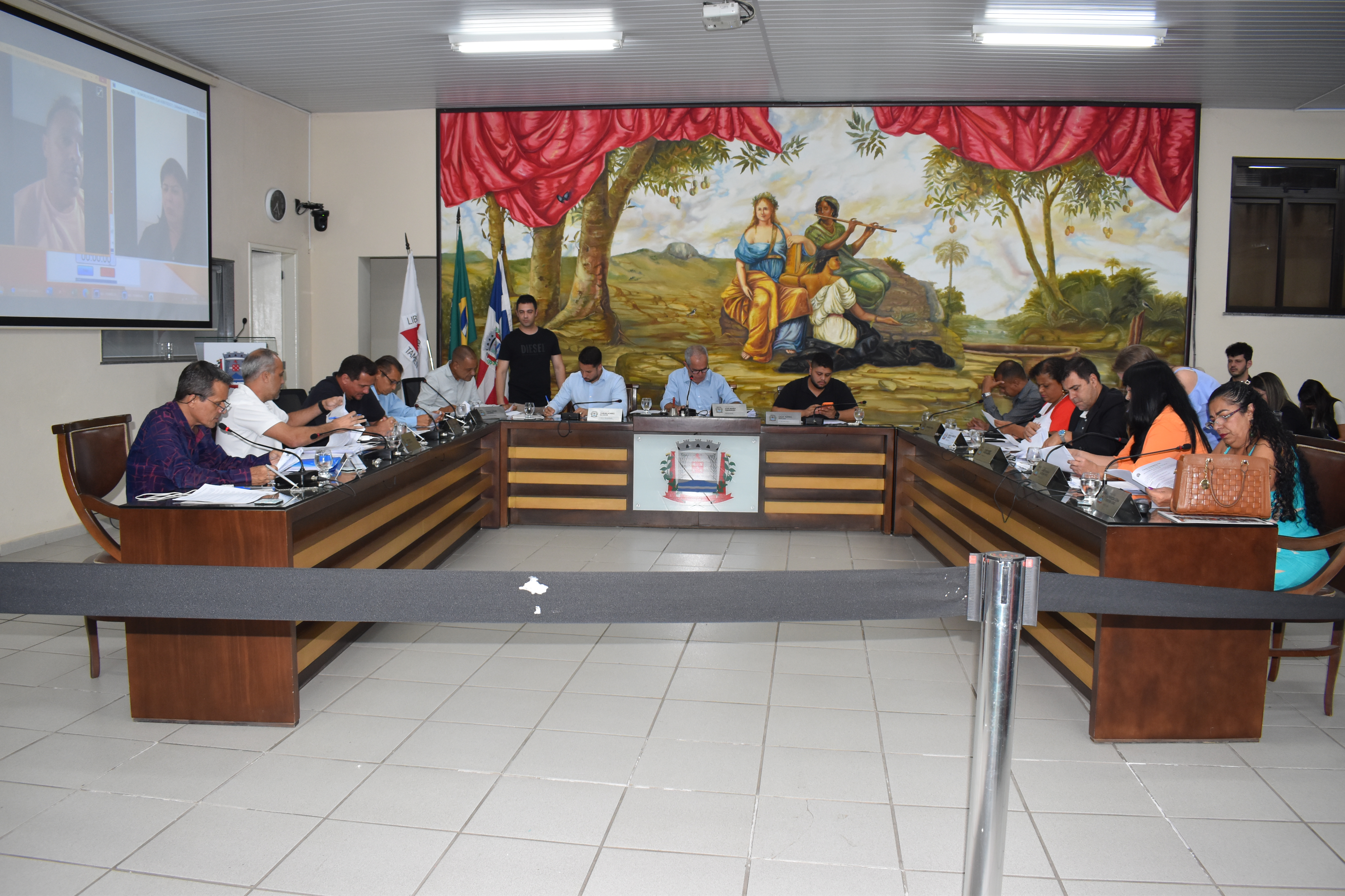 Câmara Municipal de Ubá delibera sobre dezenas de projetos em sessão marcada por debates e votações expressivas