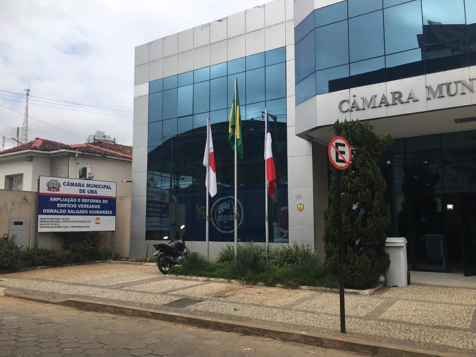 Câmara paralisa temporariamente as obras em sua sede