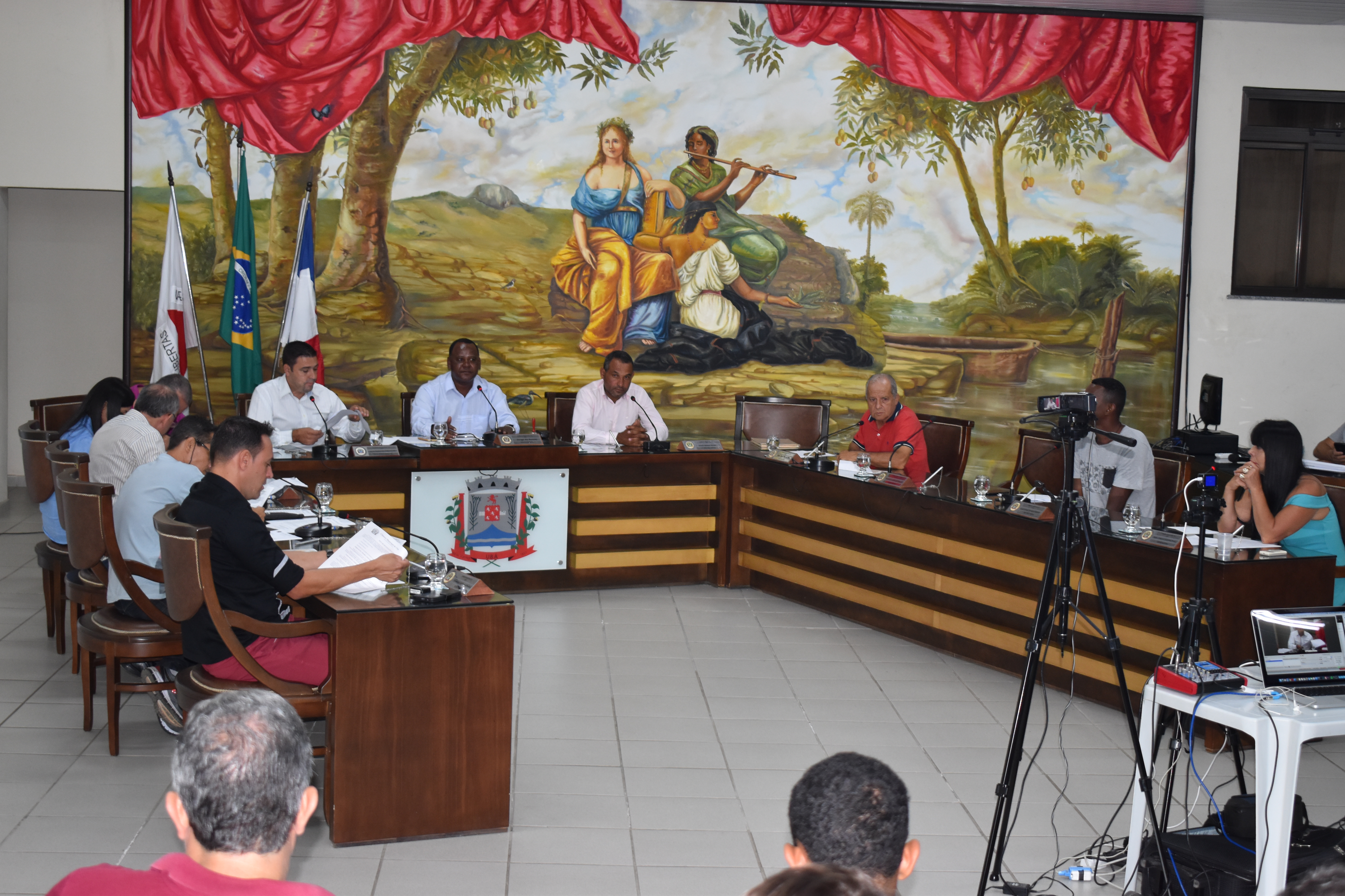 Cinco projetos de lei receberam votação favorável nesta segunda-feira