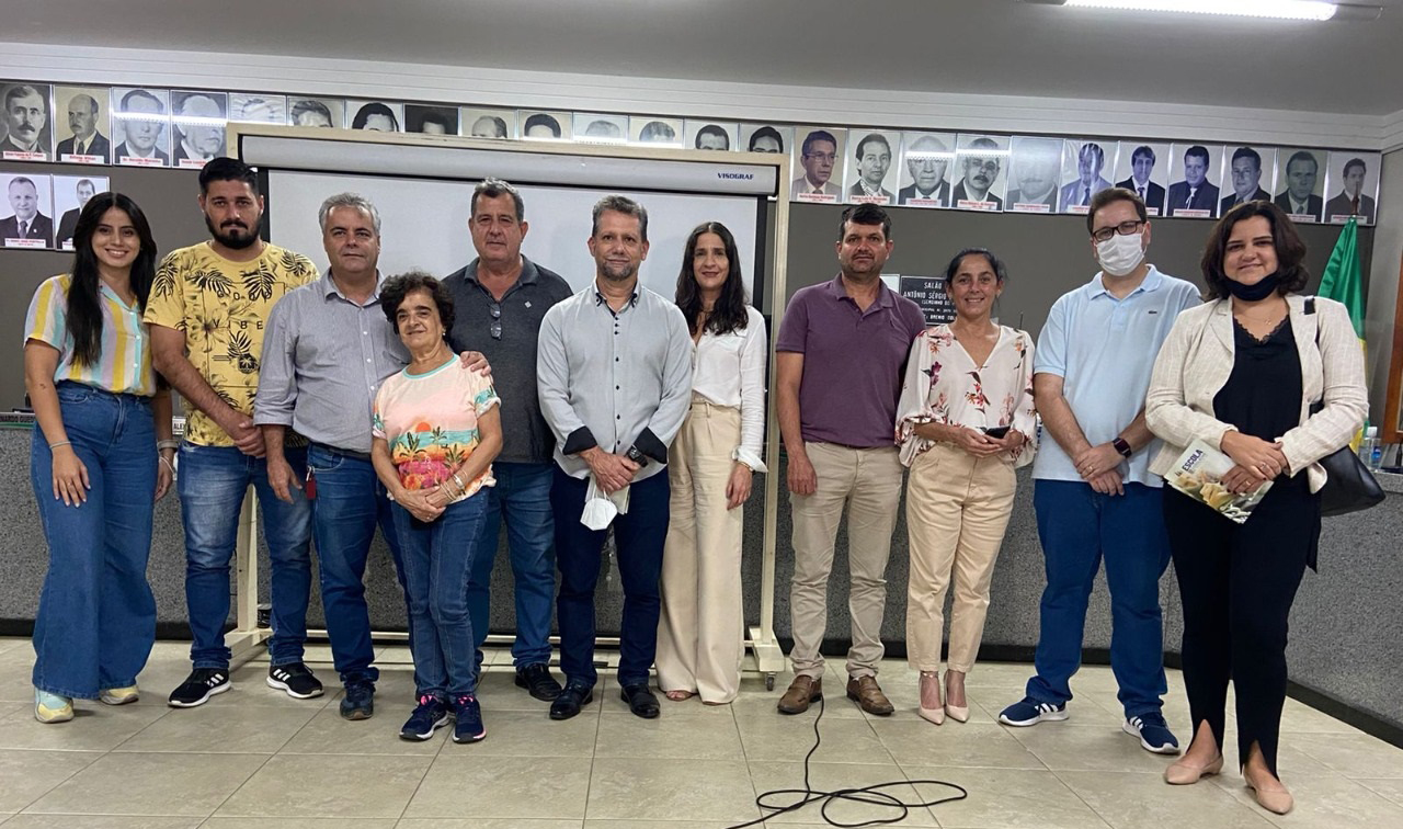 CMU participa de implantação de programa de incentivo a Escolas do Legislativo em Leopoldina