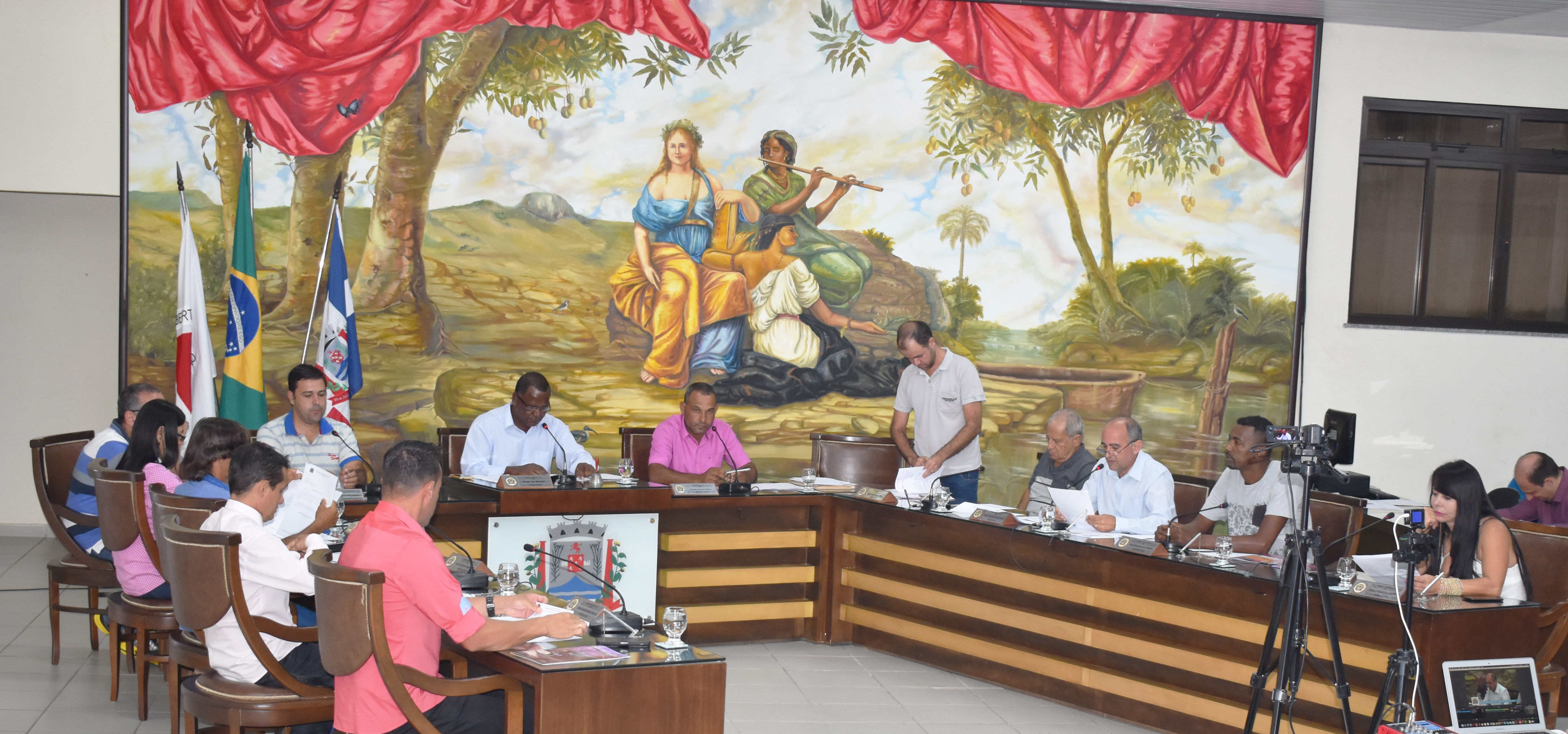 CMU reestrutura seus serviços - entenda o plano de carreira