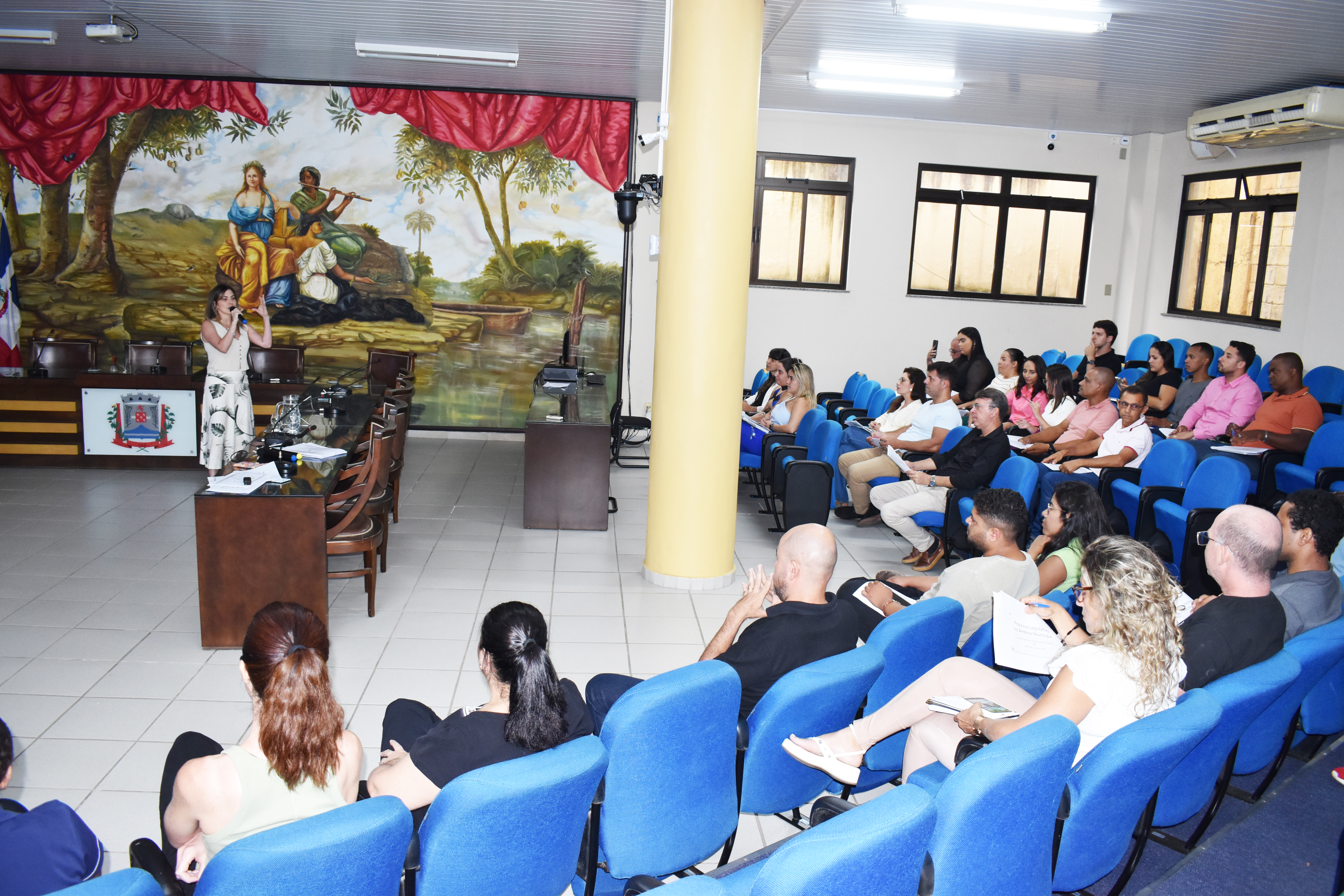 Escola do Legislativo realiza minicurso voltado para vereadores e servidores da CMU