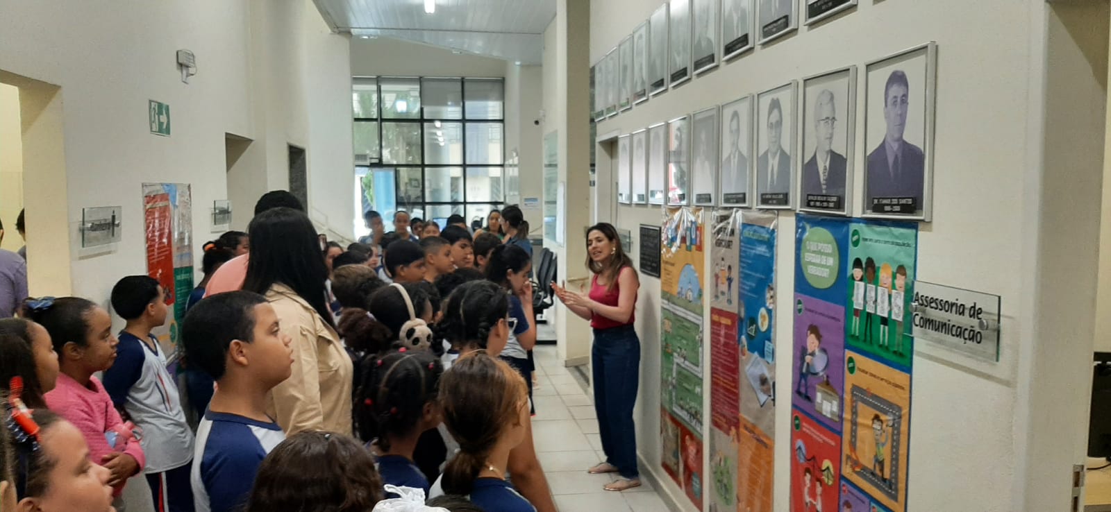 Estudantes visitam a Câmara Municipal de Ubá em mais uma edição do projeto “Escola na Câmara”