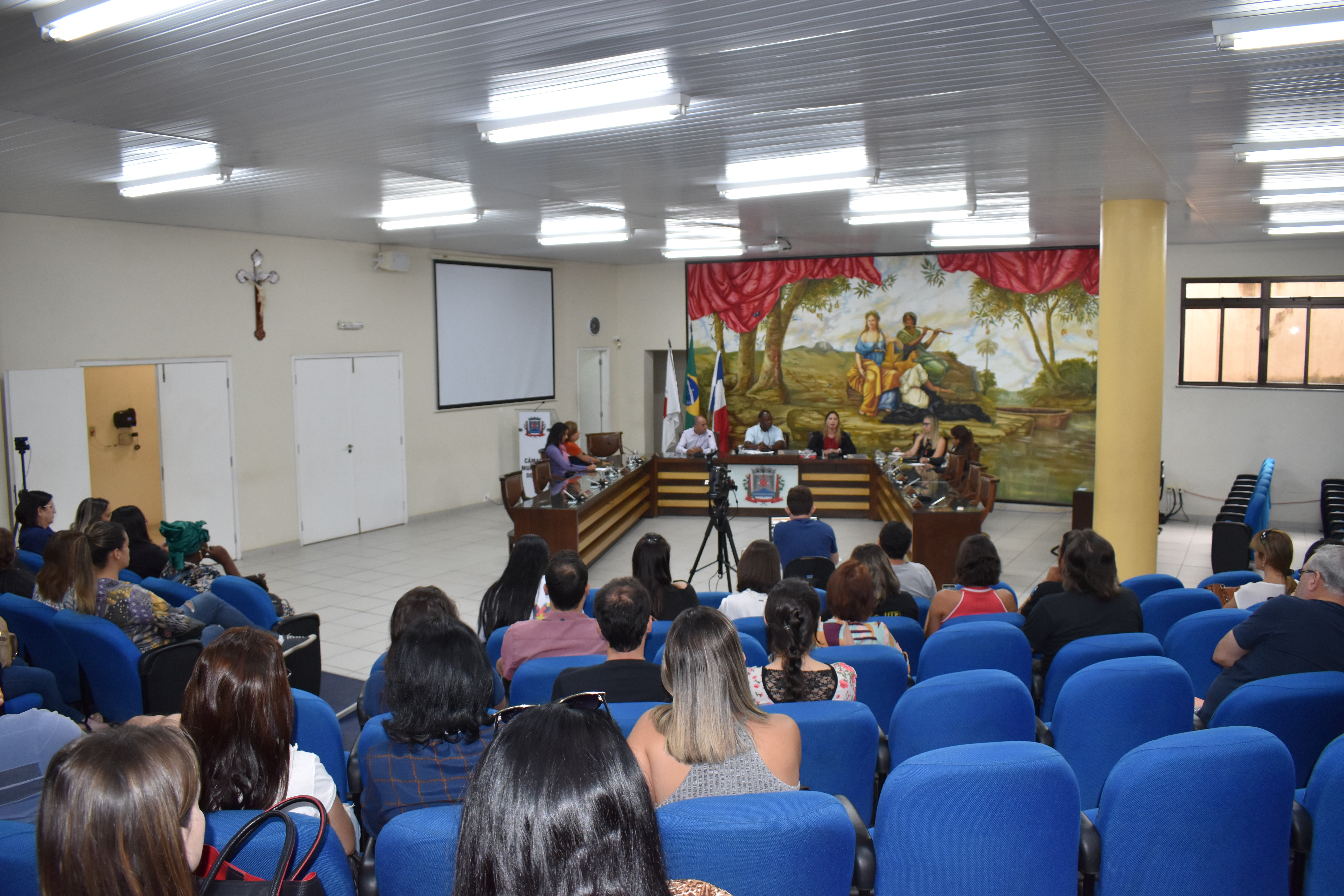 Municipalização de escolas motiva audiência pública na CMU   