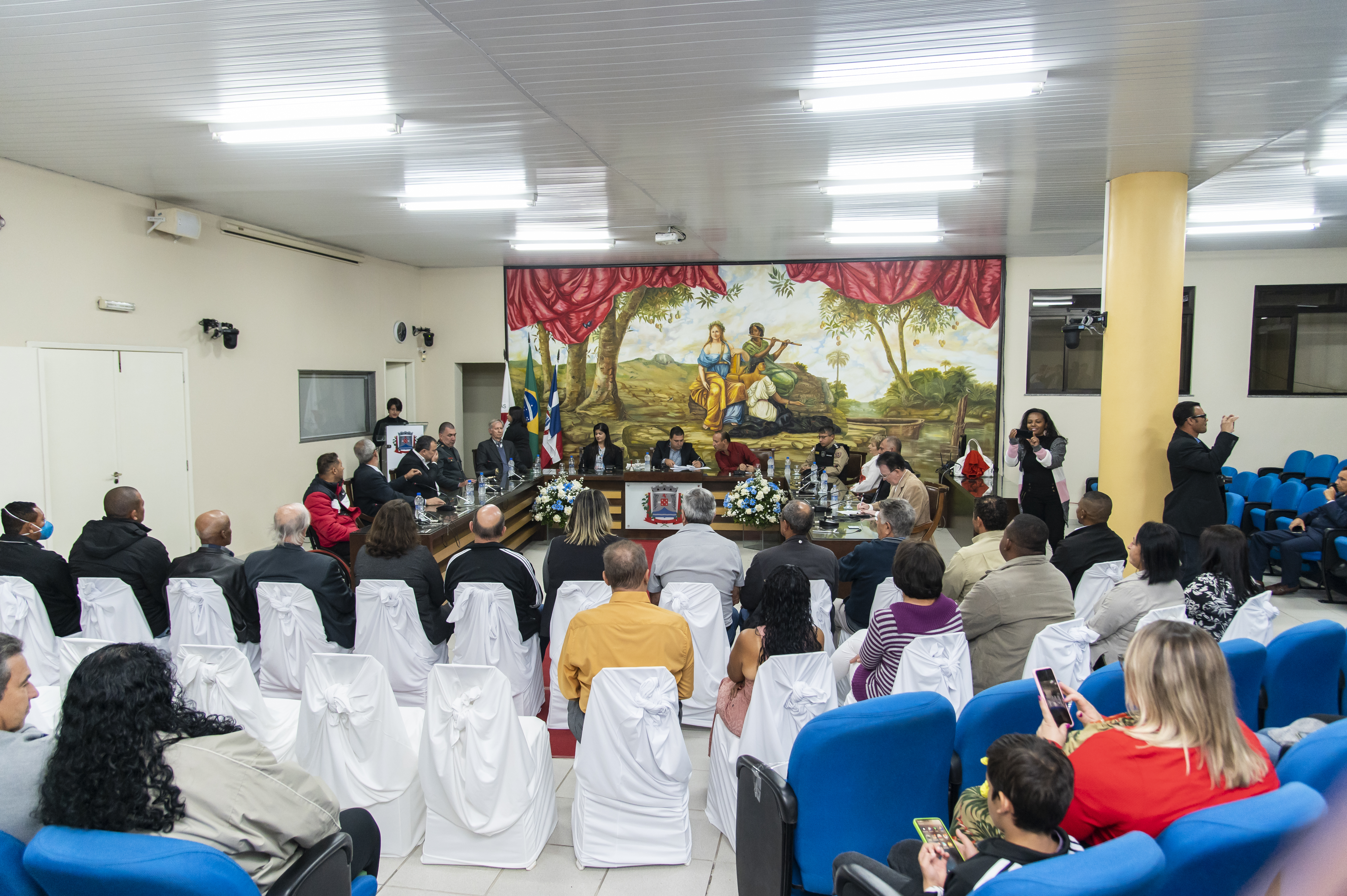 Poder Legislativo homenageia líderes comunitários de 2022