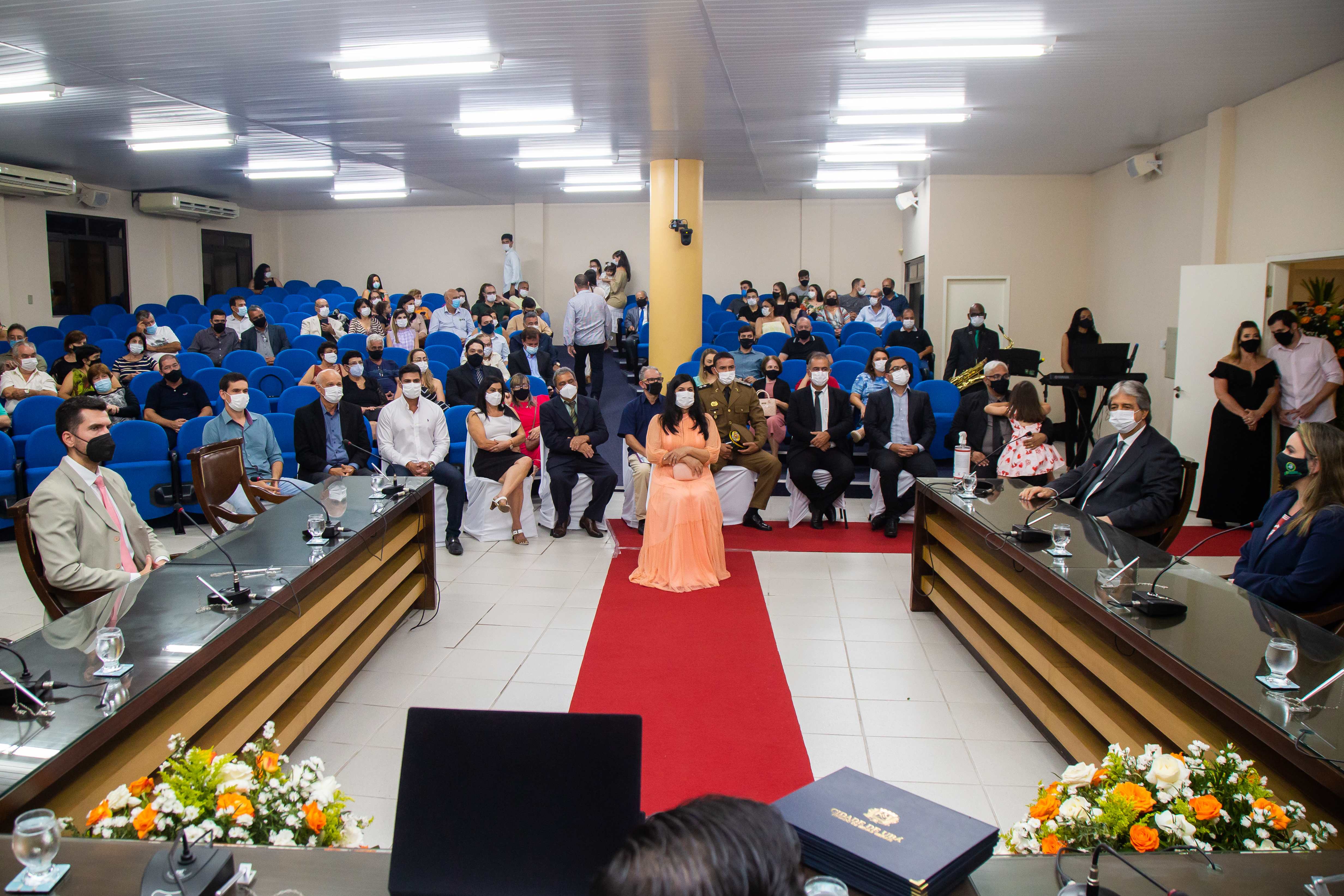 Poderes Executivo e Legislativo realizam solenidade de entrega dos títulos de Cidadania Honorária de Ubá e Personalidade Ubaense do Ano de 2021