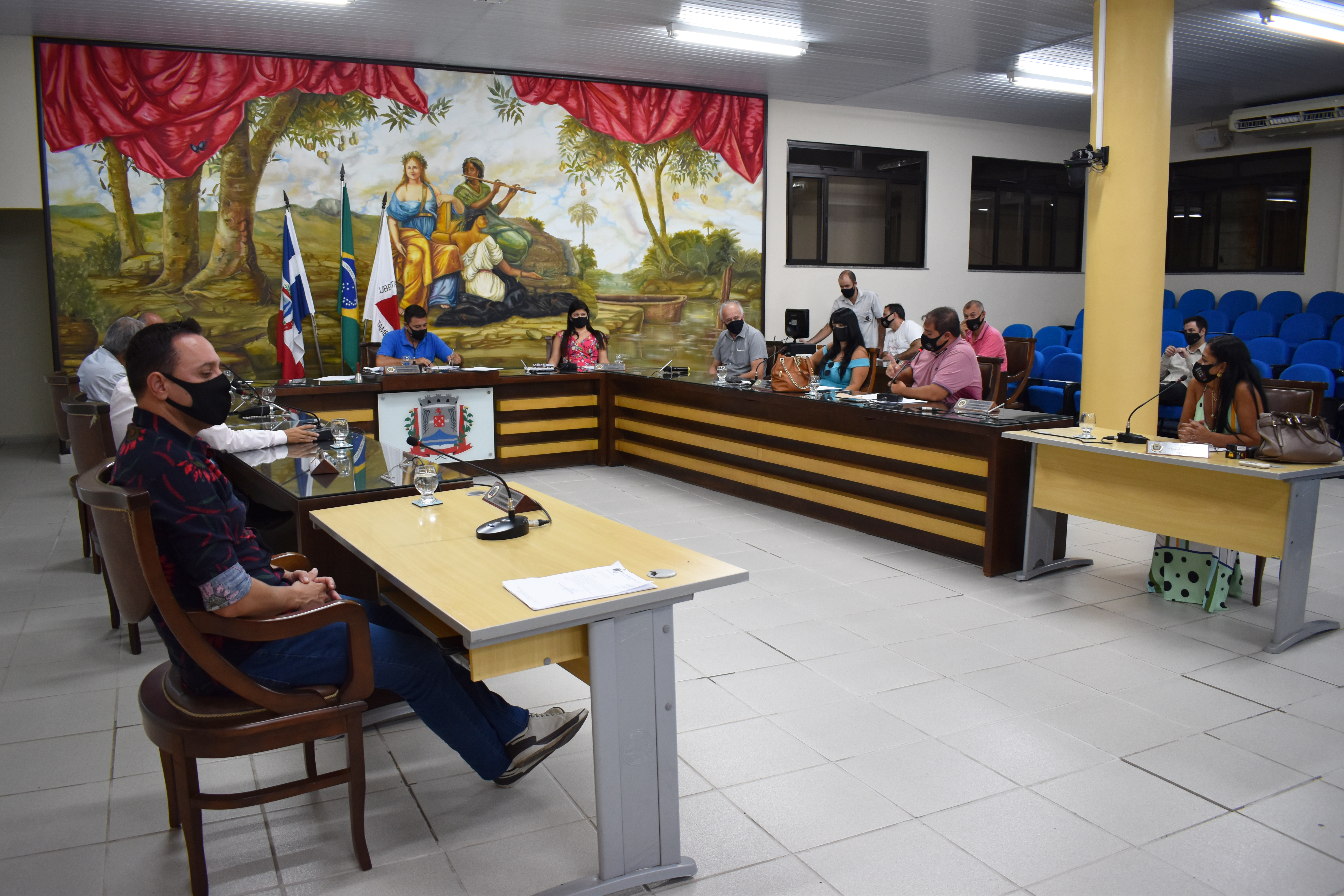 Prevenção de enchentes e destinação do lixo são temas de discussão na Câmara