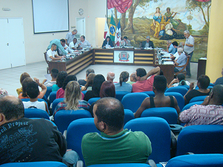 Projeto de reajuste para servidores tem votação adiada por pedido de vista