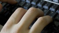 Projetos federais pretendem garantir auxílio inclusão digital e fornecer computadores para estudantes
