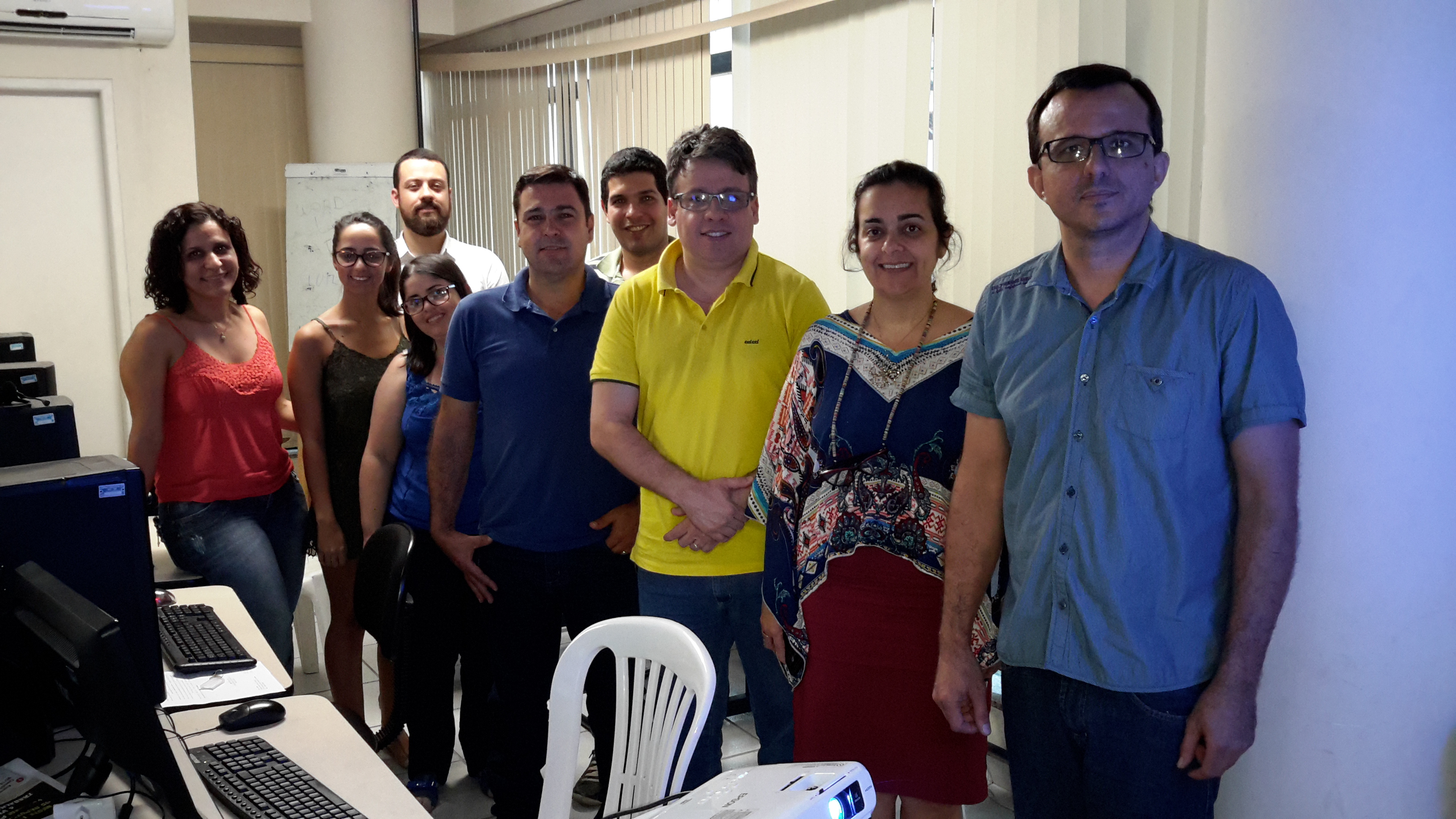 Servidores, vereadores e convidados concluem oficina gratuita de photoshop