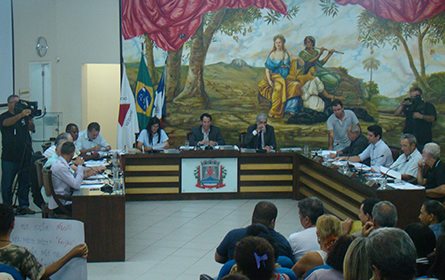 Vereadores concedem reajuste aos servidores da Câmara